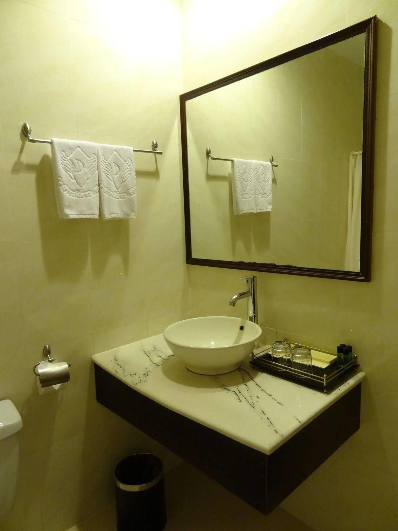 Le President Hotel Phnompen Kültér fotó