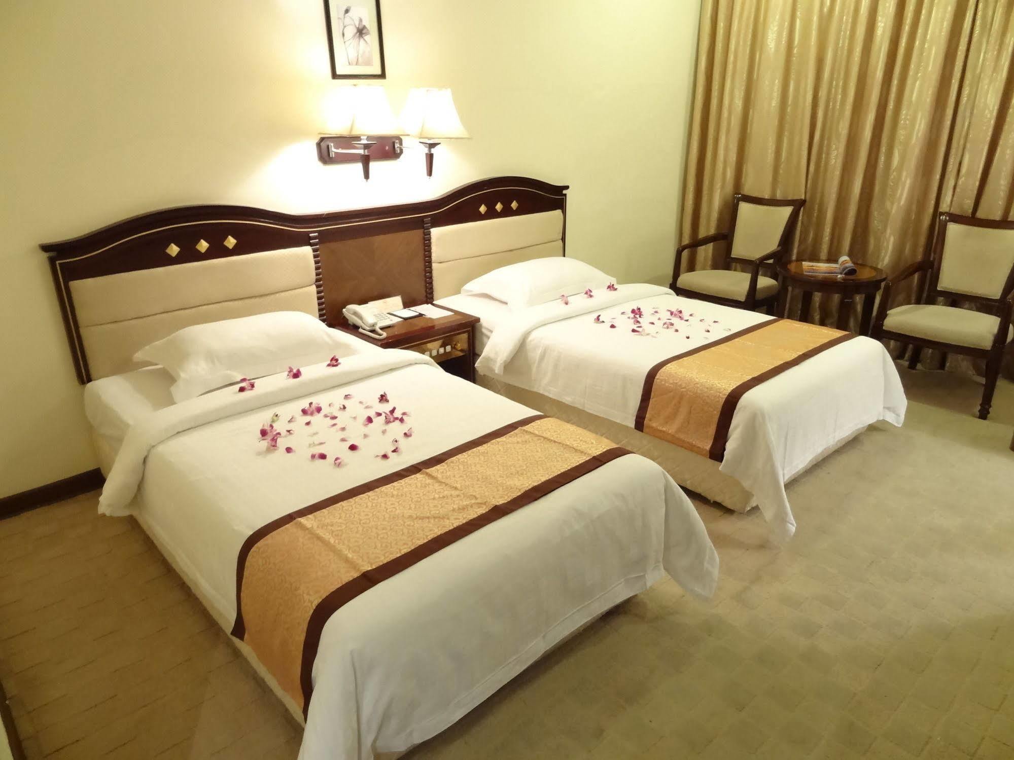 Le President Hotel Phnompen Kültér fotó